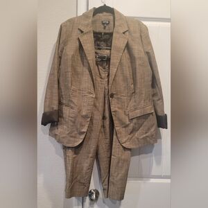 Lightweight Pants Suit